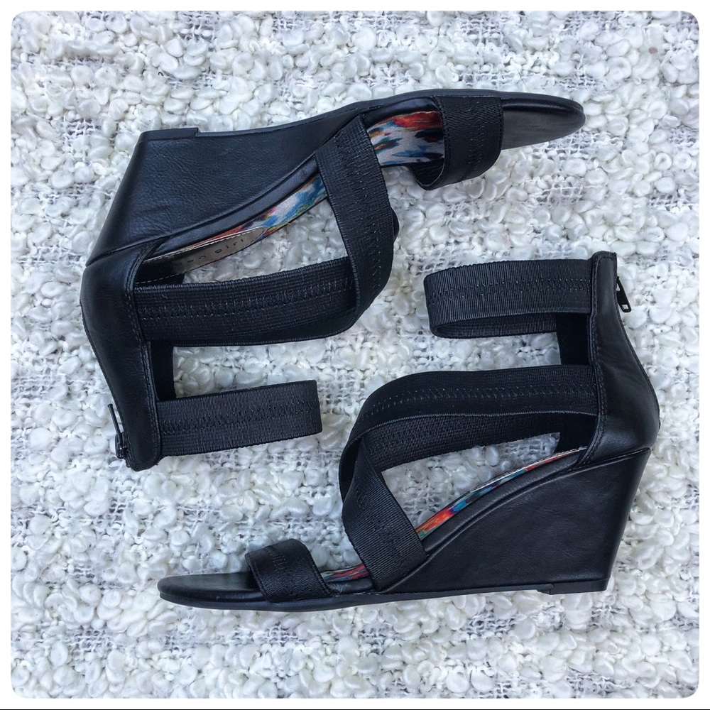 Madden Girl Strappy Black Wedges